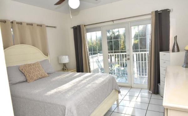 Sunrise Top Floor 1 bedroom