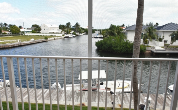 Olivia's Cove 3 Bed 2 Bath on Canal