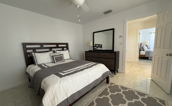 Spacious 3 Bed plus Den 2 Bath